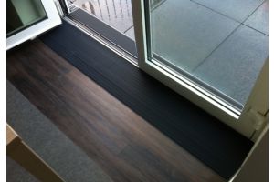 Türschwellenrampe 4 Meter, Höhe 1,6 cm Schwarz